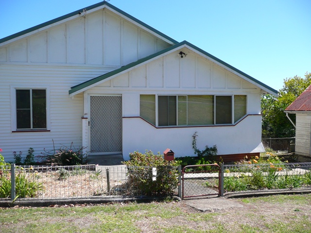 HOME IN THE HEIGHTS Picture 2