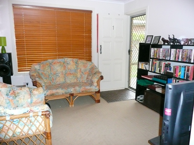 RENOVATED EAST LISMORE UNIT Picture 2