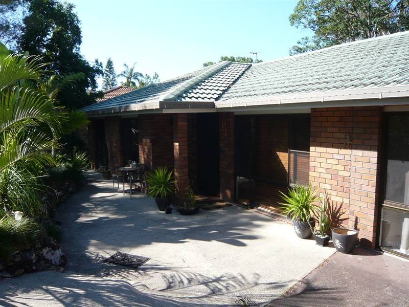 TASTEFULLY RENOVATED Picture 1