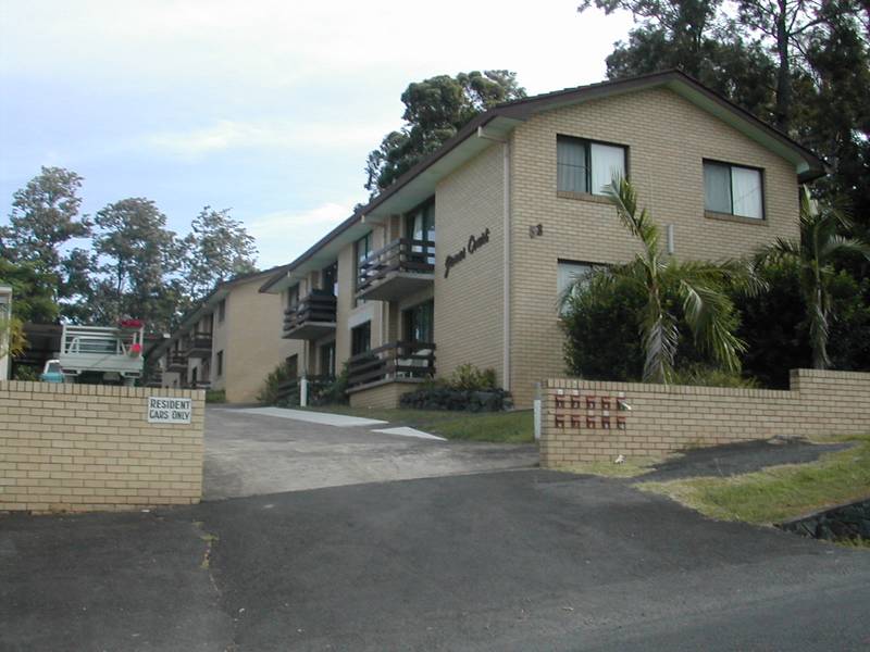 2 BEDROOM UNIT IN QUIET COMPLEX Picture 1