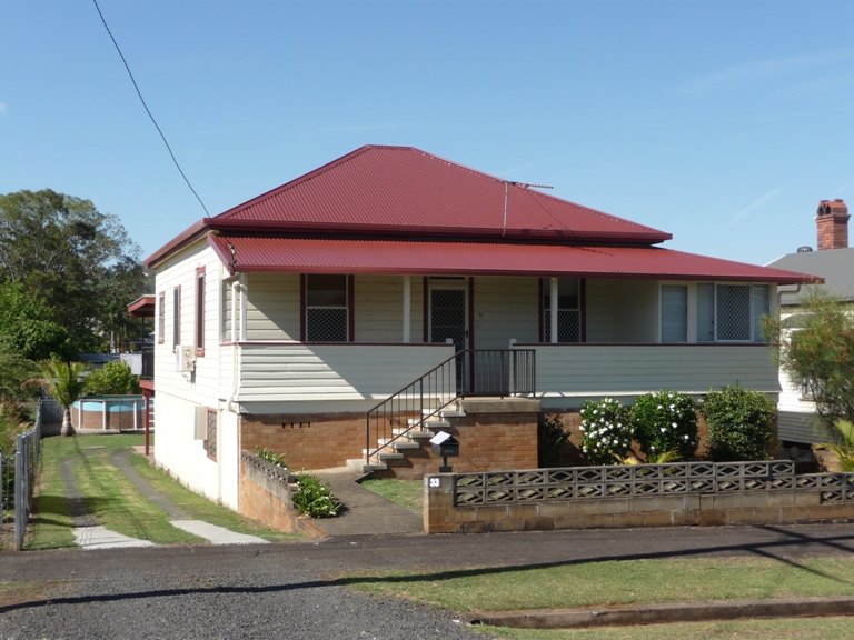 CONVENIENT CENTRAL LOCATION Picture 1