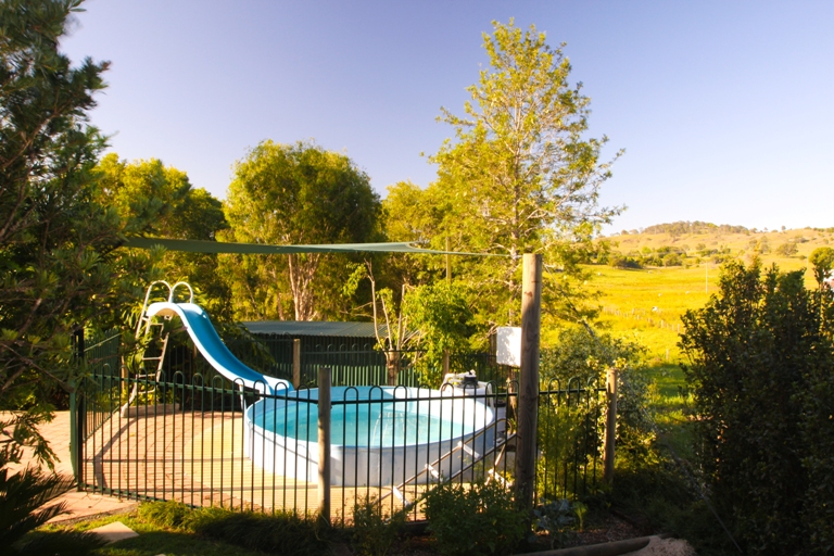 FOR SALE NOW $340,0000 - $380,000 OR TO BE AUCTIONED ON THE 12TH DEC Picture 3