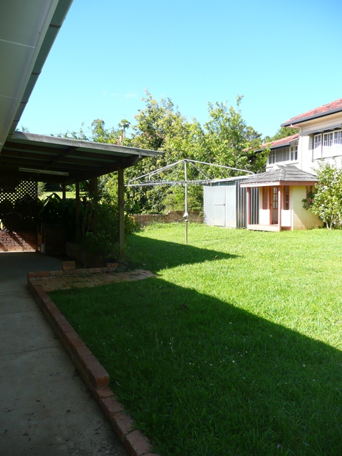 LARGE HOME IN THE EAST Picture 2