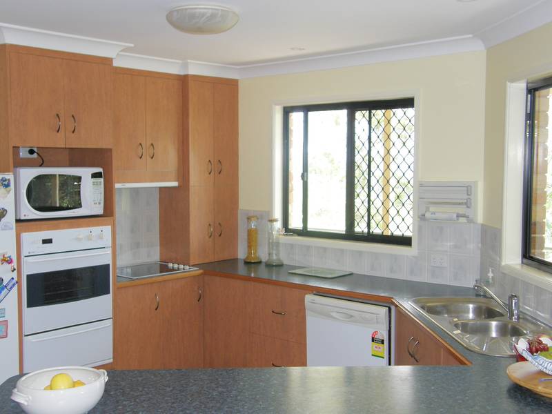 FAMILY HOME WITH THE LOT Picture 2