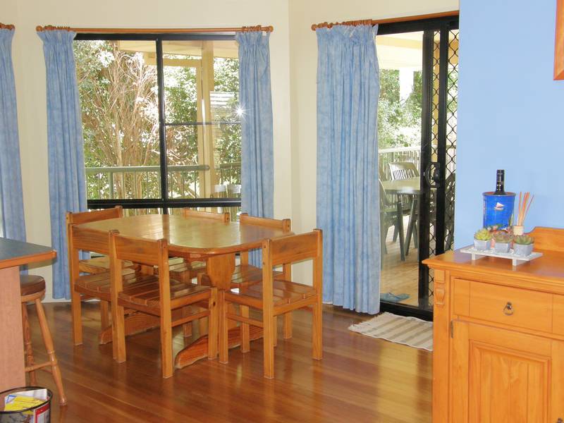 FAMILY HOME WITH THE LOT Picture 3