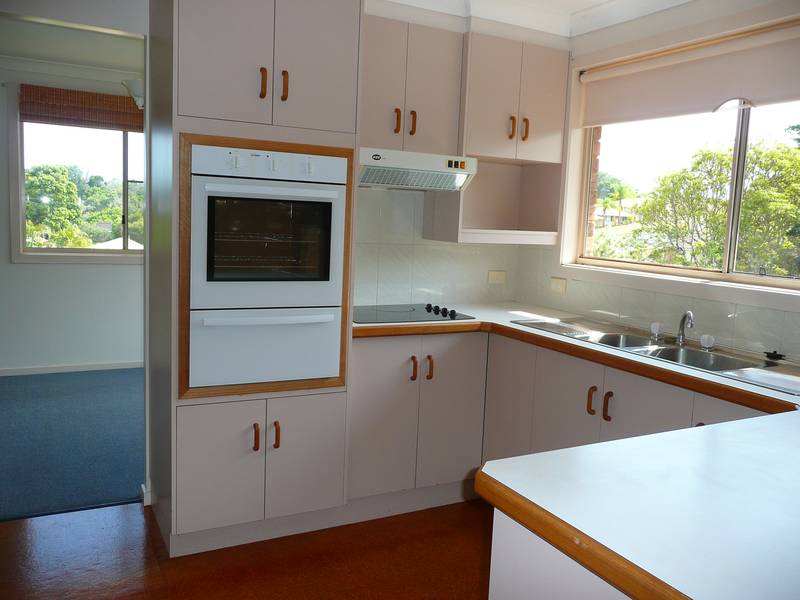 LARGE GOONELLABAH HOME Picture 3