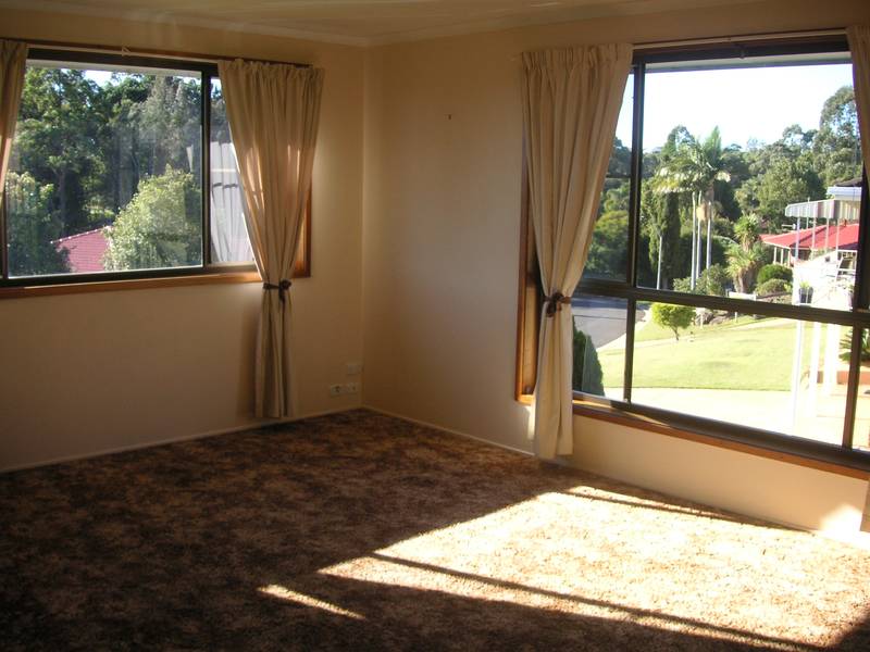 3 BEDROOM BRICK & TILE UNIT Picture 2