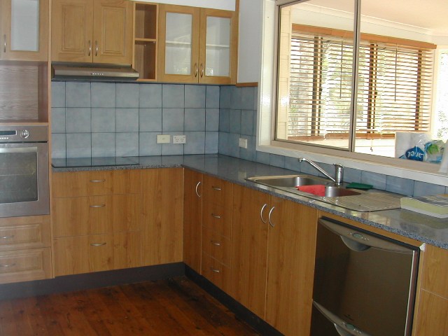 LARGE LISMORE HEIGHTS HOME Picture 2