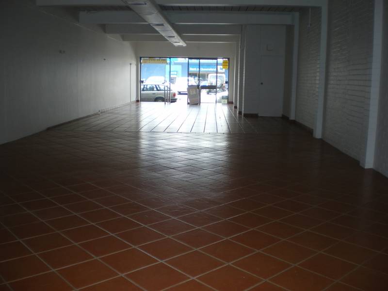 Wonderful Woodlark street - The place to be ! Picture 3