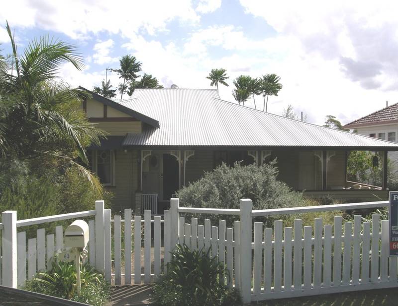 CONVENIENT CENTRAL LOCATION Picture 1