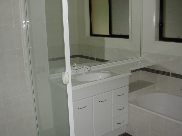 ROOM IN SHARED HOUSE Picture 3