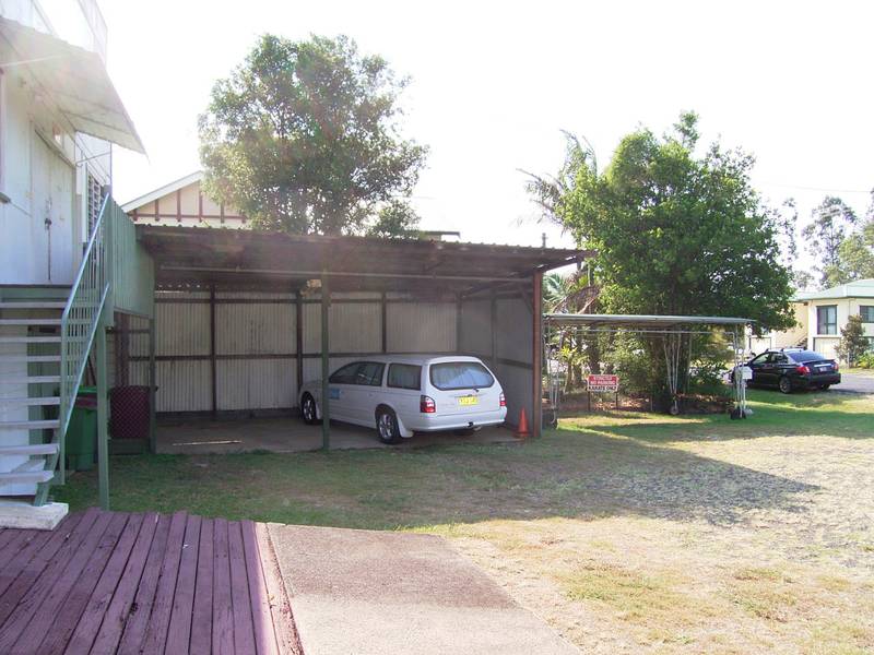 COMMERCIAL BUILDING AT SOUTH Picture 3