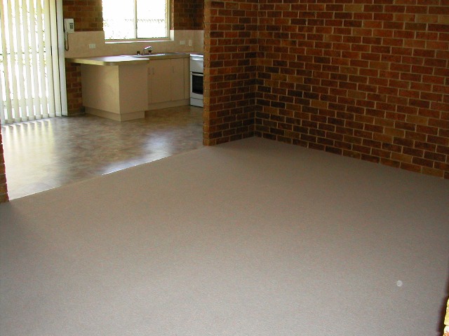 BRICK & TILE DUPLEX Picture 1