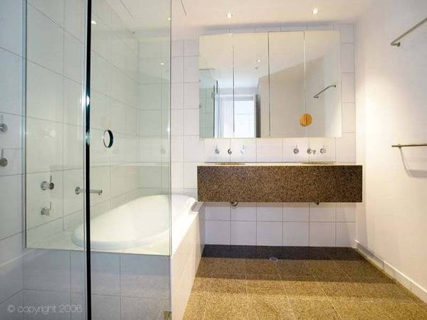 DOCK 5 - Stunning 3 Bedroom Apartment Picture DOCK 5 - Stunning 3 Bedroom Apartment Picture