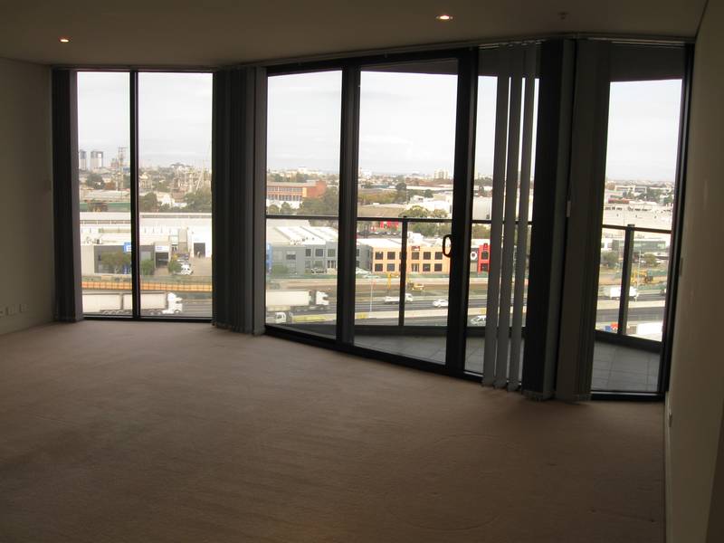 TOWER 5 TWO BEDROOM Picture 3