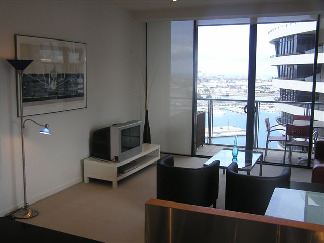 BOYD - 2 Bedroom Fully Furnished Picture 2