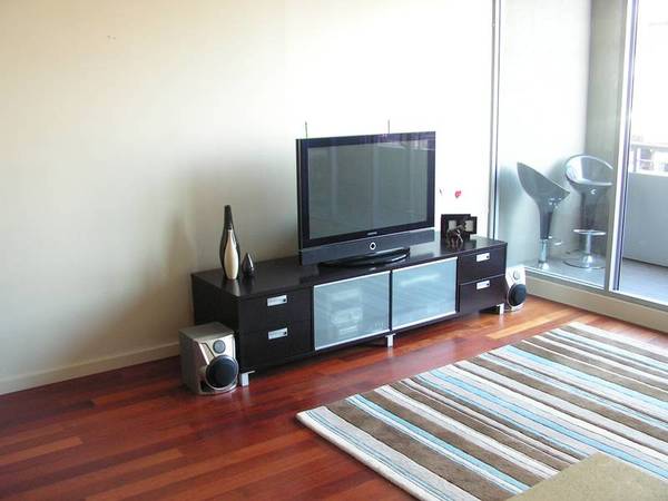 BAYVIEW - 1 Bedroom Fully Furnished Picture 2