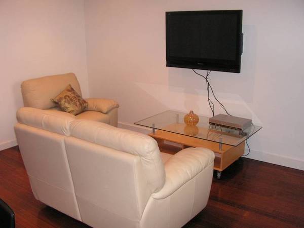 BEACON COVE - Fully Furnished 1 Bedroom Picture 2