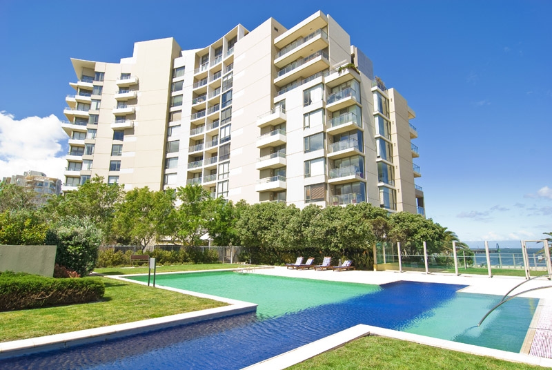 Luxury living at it's very best... Picture 1