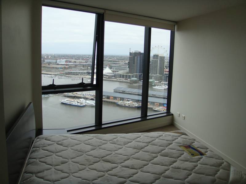 Victoria Point - 2 Bedroom Partly Furnished Picture 3