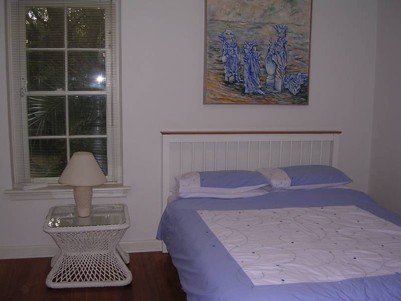 Fully Furnished 1 Bedroom Picture