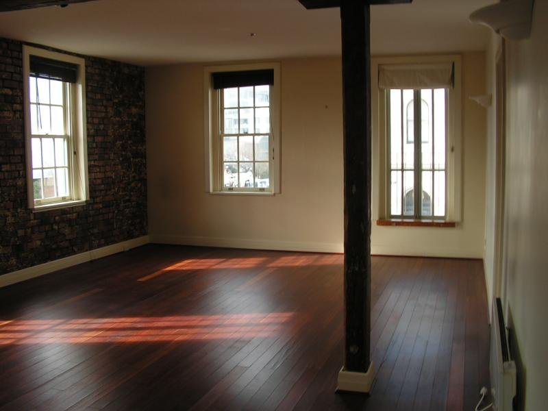 WAREHOUSE APARTMENT RIGHT IN THE HEART OF PORT MELBOURNE Picture