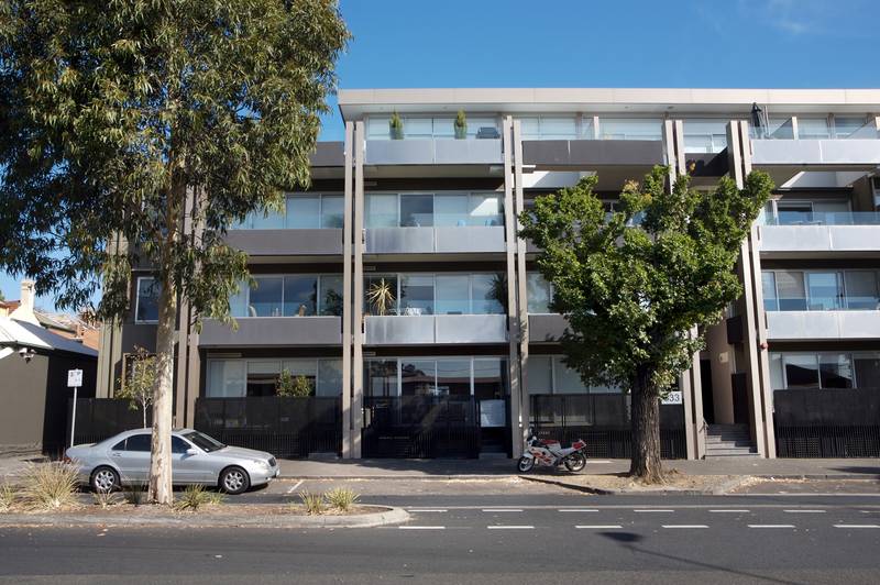 Stylish & Modern Picture 1