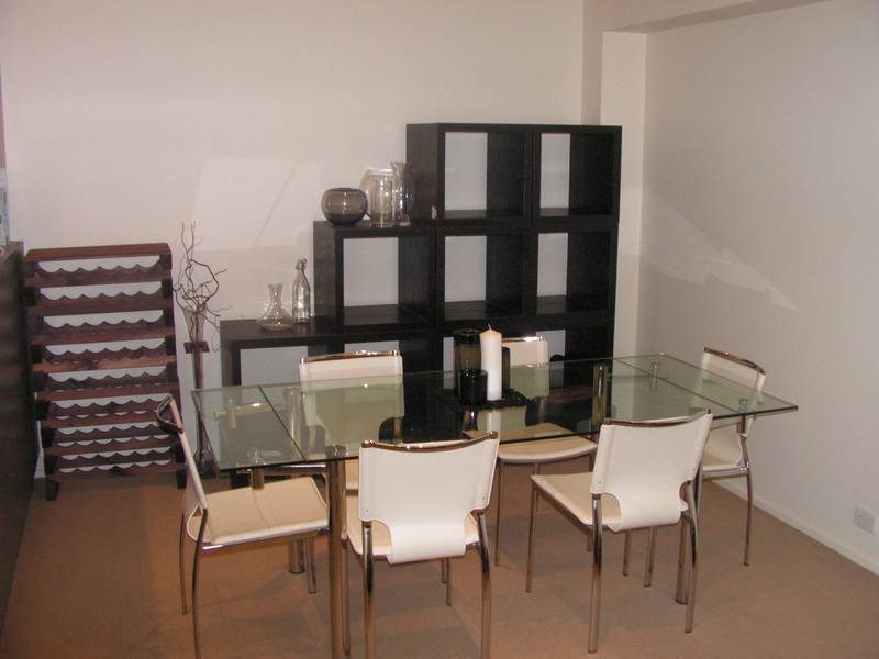 Sandwich - 2 Bedroom Fully Furnished Apartment Picture 3