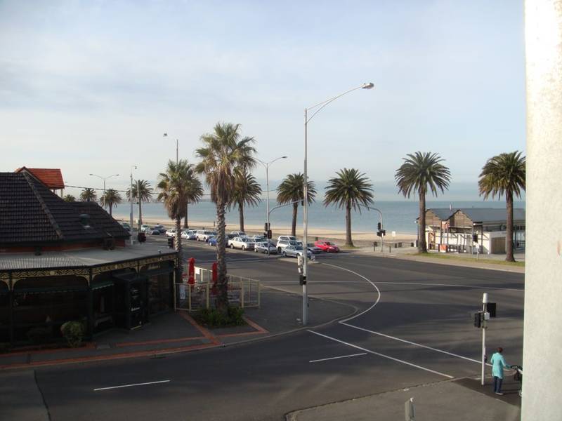 Absolute Beachfront - New York Style - High End Finished Apartment Picture 1