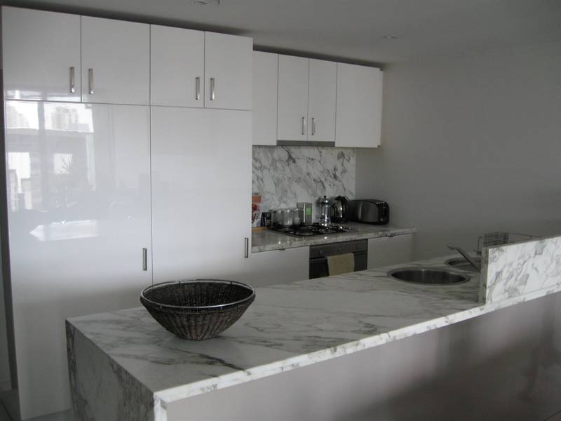 Watergate - 2 bedroom Picture 2