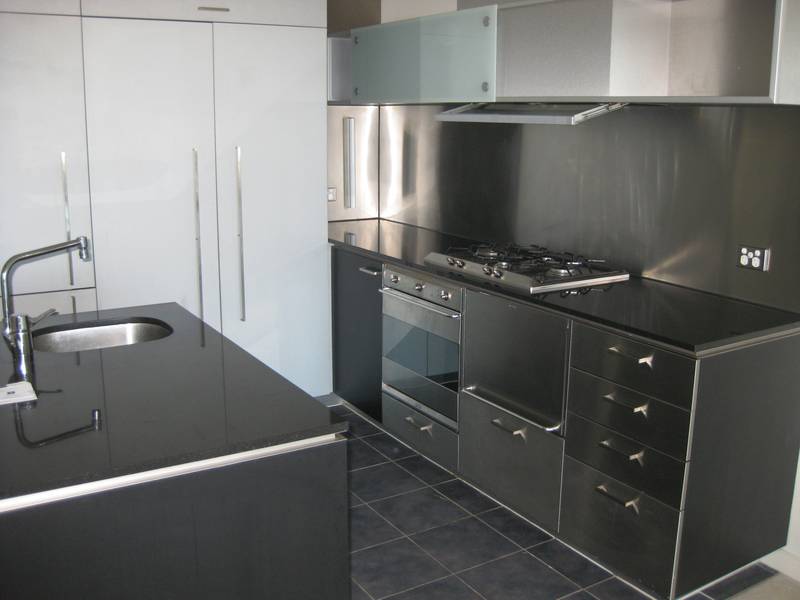 Stunning 2 Bedroom Apartment with Breathtaking Views Picture 3