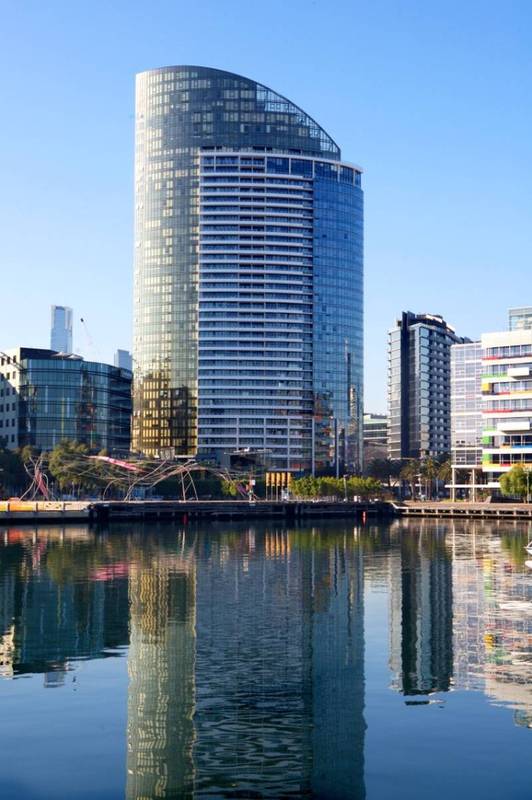 Cheapest 2 bedroom Fully Furnished in Docklands Picture 1