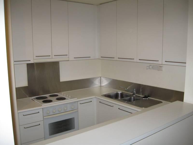 Luxury apartment located in exciting East Melbourne Picture 2