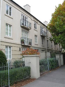 Luxury apartment located in exciting East Melbourne Picture