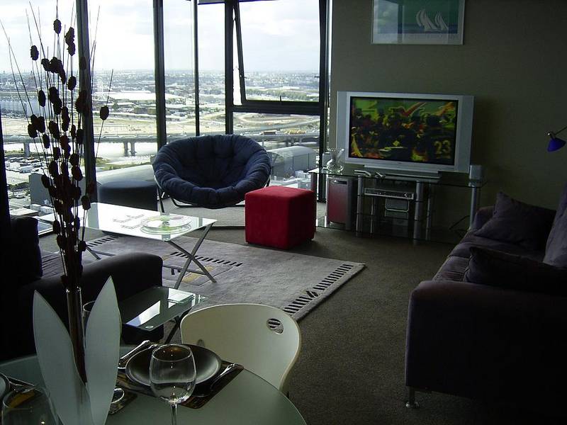 VIEWS, VIEWS, VIEWS, Picture 3