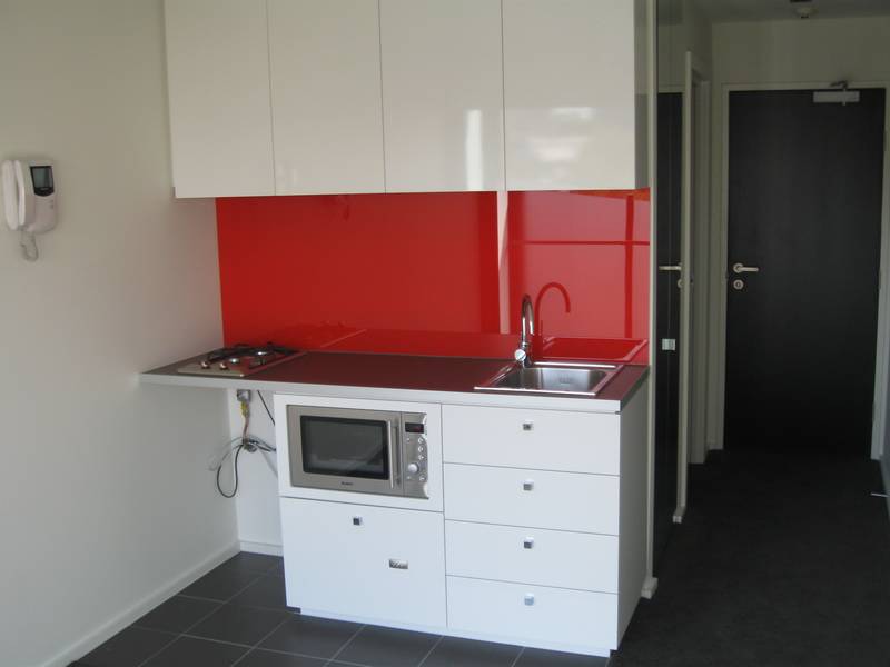 BRAND NEW STUDIO APARTMENT Picture 2