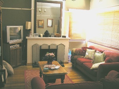 Art Deco 2 Bedroom Apartment Picture