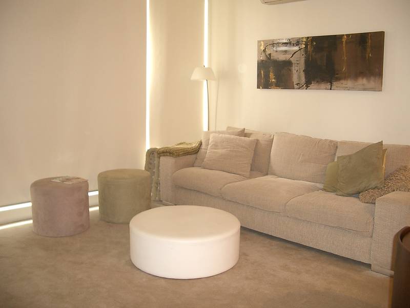 Beautifully presented 1 bedroom fully furnished... Picture 2