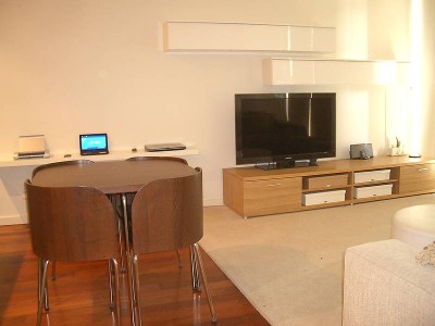 Beautifully presented 1 bedroom fully furnished... Picture
