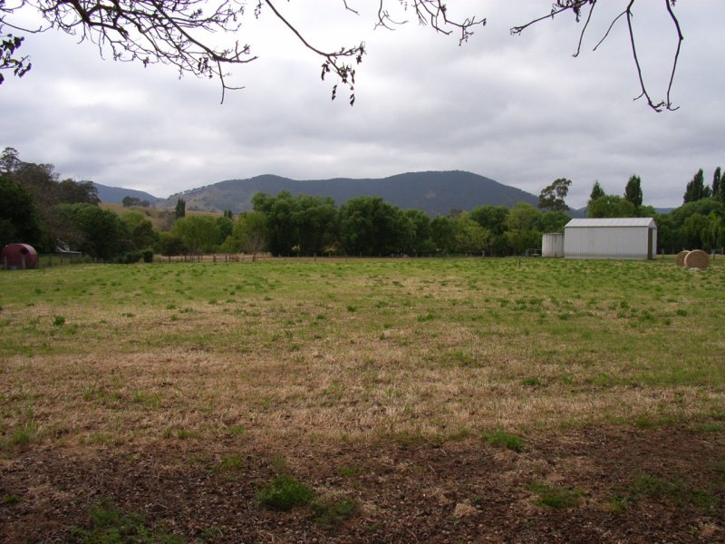 In The Heart Of Dargo With River Frontage!! Picture 3