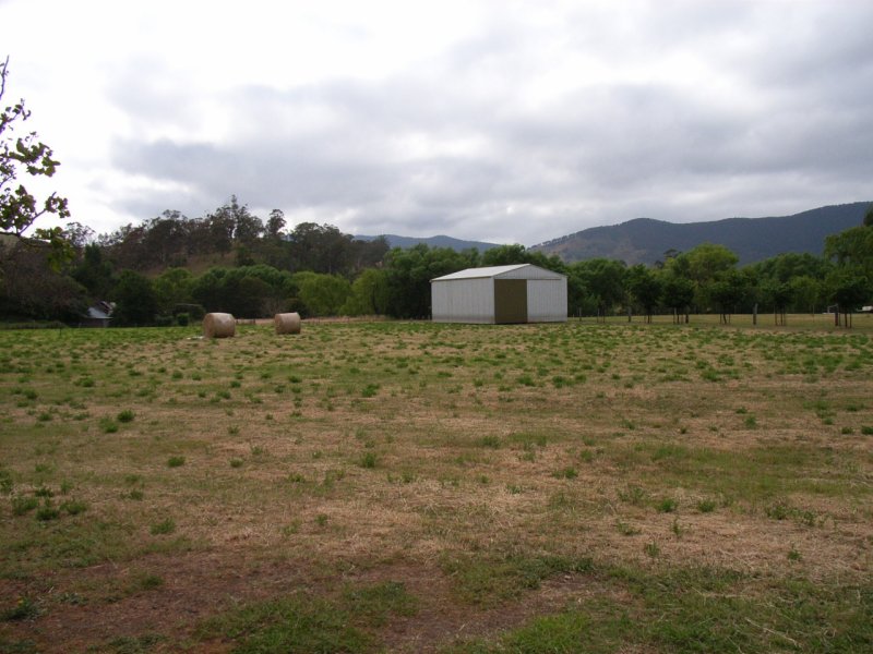In The Heart Of Dargo With River Frontage!! Picture 2