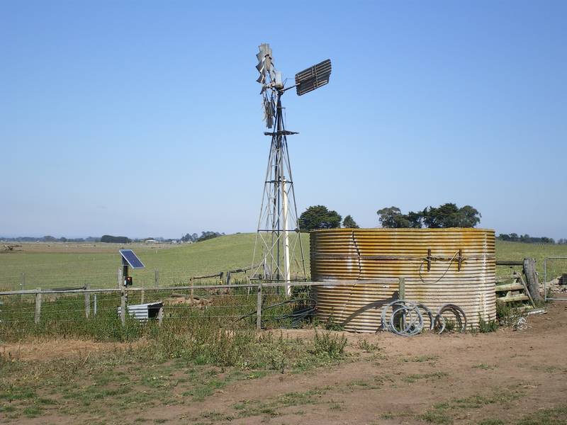 TURNOUT OR LIFESTYLE PROPERTY Picture 2