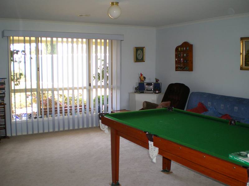 Great Family Home with Rural Views Picture 3