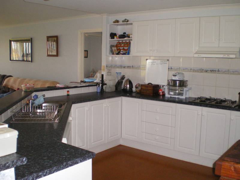 Great Family Home with Rural Views Picture 2