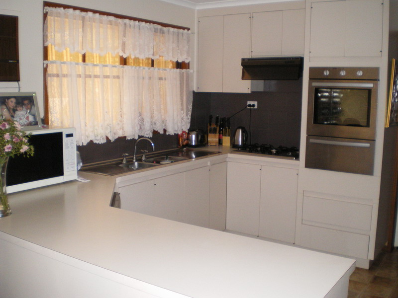 3 Bedroom Brick Home with FSC Flat Picture 2