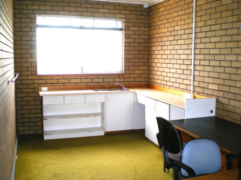 Affordable CBD Location !! Picture 3