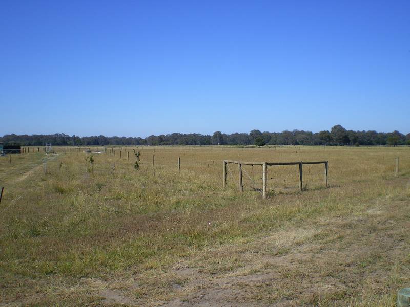 A Little Lifestyle Gem - Offers Invited (Motivated Seller) Picture 1