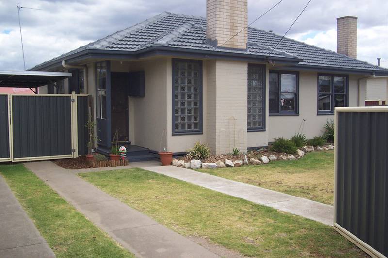 Three bedroom home !! Picture 1