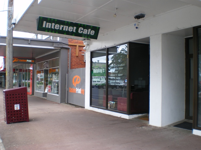 Prime Raymond Street Location! Picture