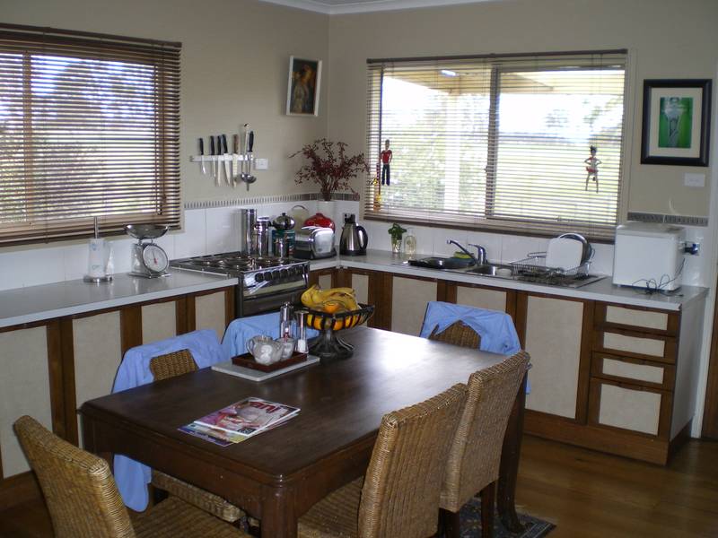 Beautifully Renovated Cottage Picture 3